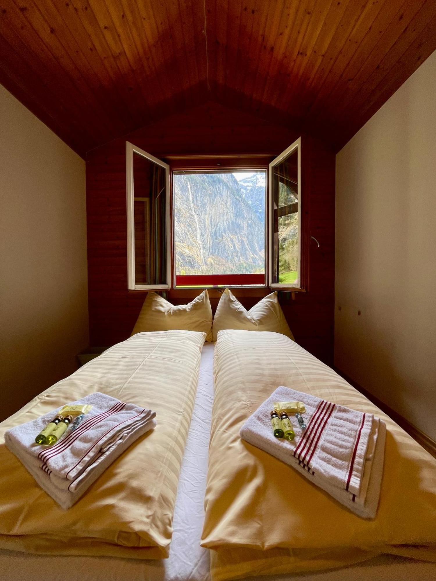 Alpine Base Hostel - Adults Only لوتربرونن المظهر الخارجي الصورة
