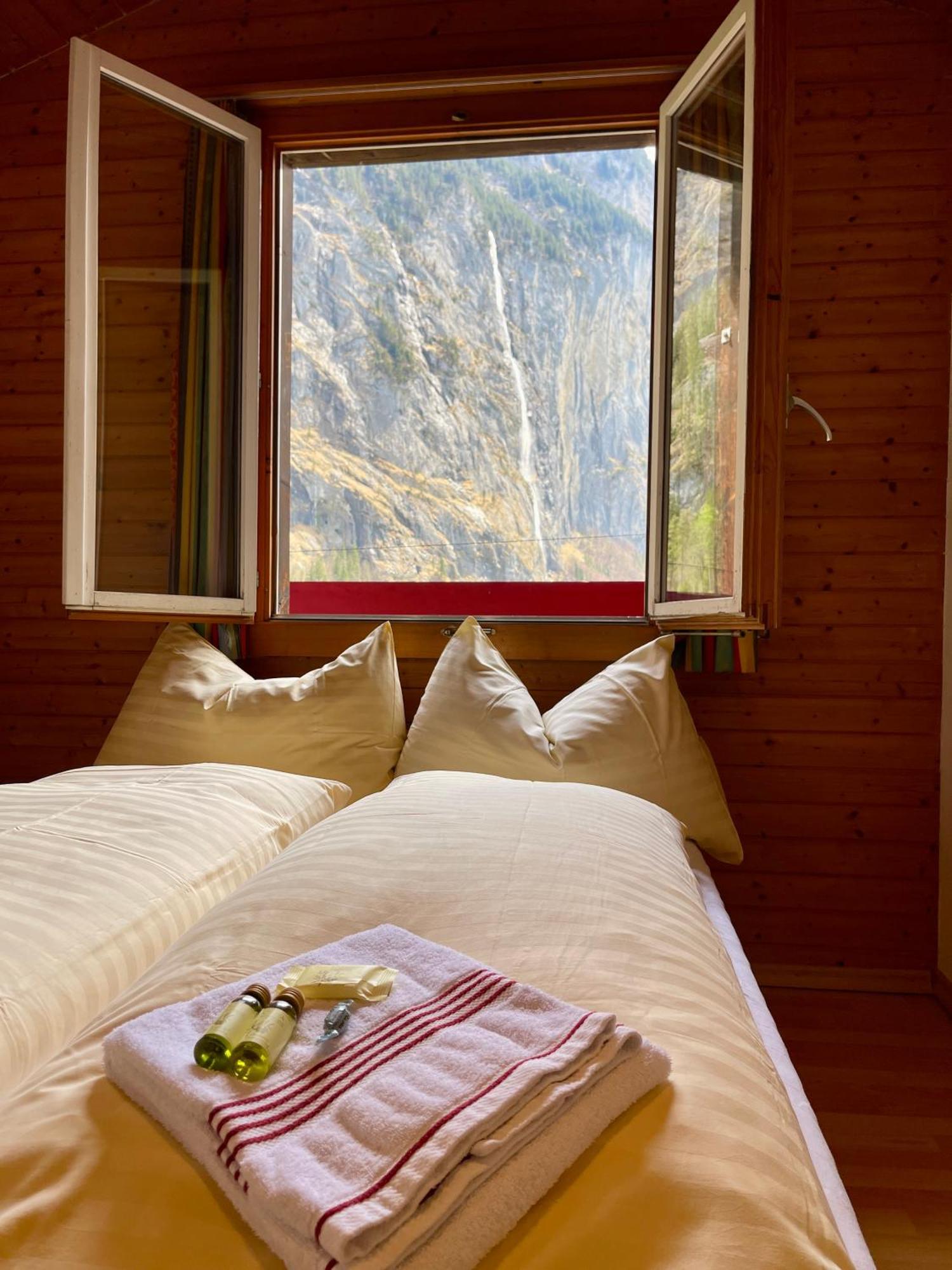 Alpine Base Hostel - Adults Only لوتربرونن المظهر الخارجي الصورة