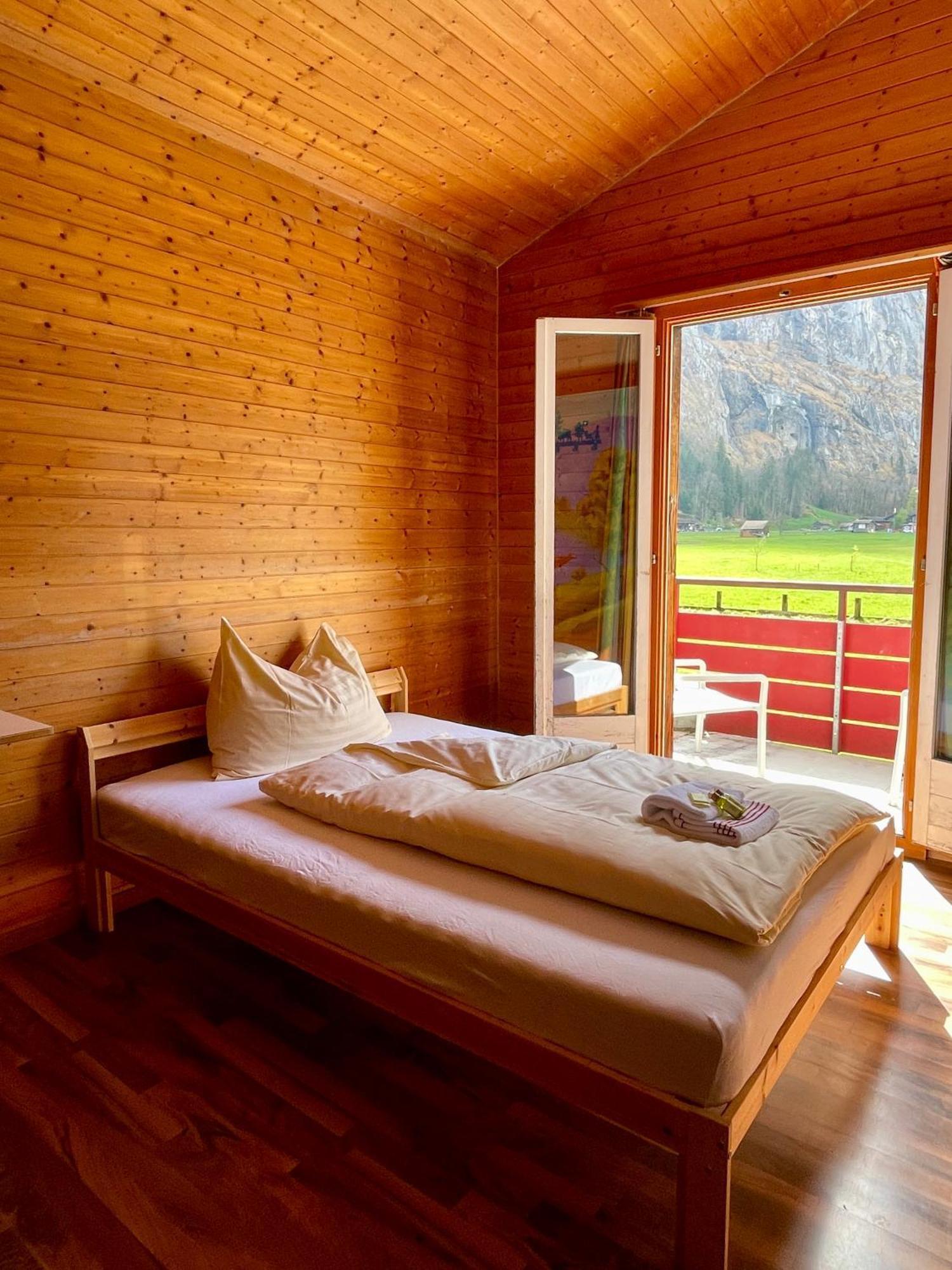 Alpine Base Hostel - Adults Only لوتربرونن المظهر الخارجي الصورة