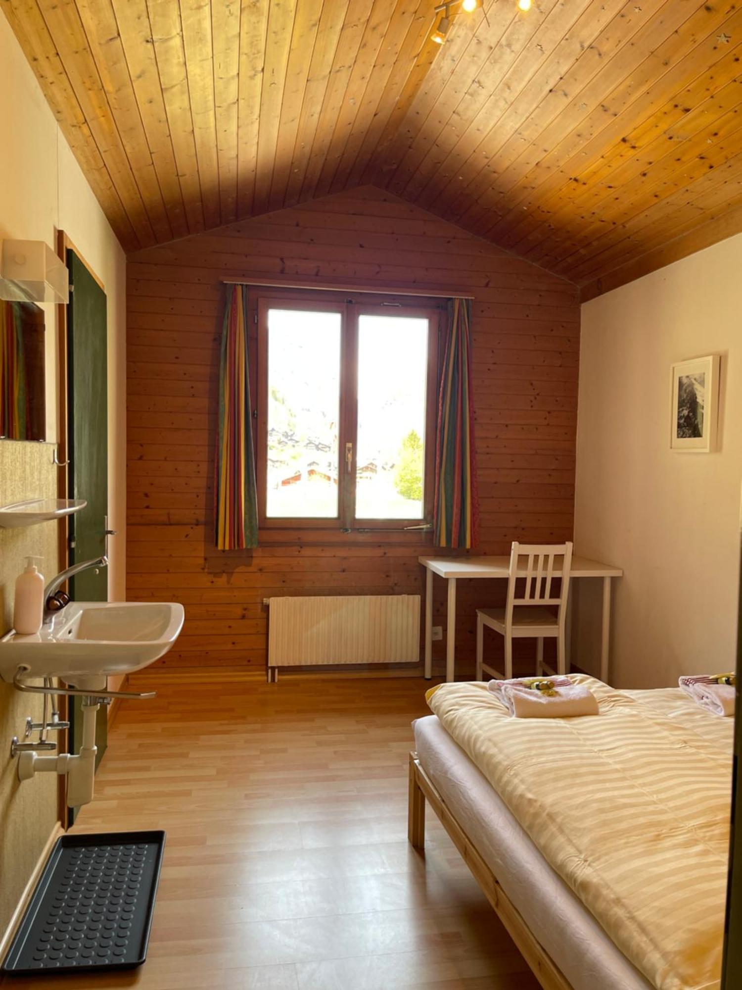 Alpine Base Hostel - Adults Only لوتربرونن المظهر الخارجي الصورة