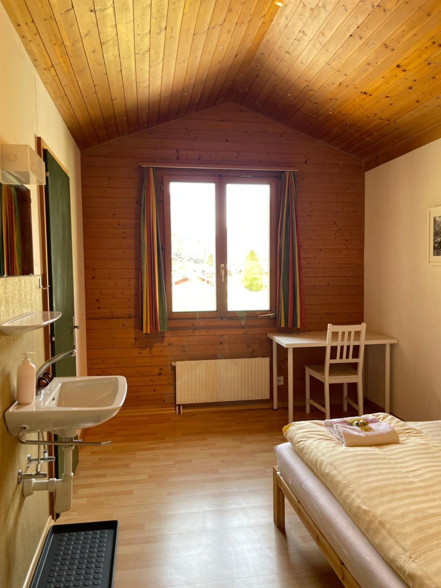 Alpine Base Hostel - Adults Only لوتربرونن المظهر الخارجي الصورة